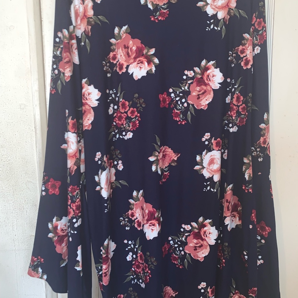Dress - Picture 3 of 4